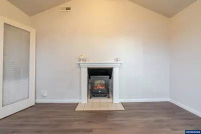 1229 SW Washington St, Albany, OR 97321 - Photo 3