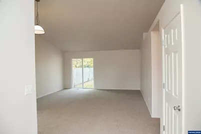 1525 Park Av NE, Salem, OR 97301 - Photo 3