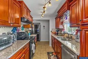 1377 Krysti Ct NE, Keizer, OR 97303 - Photo 11