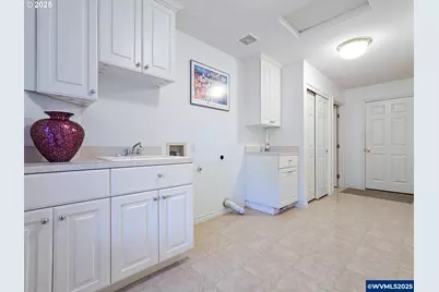 1055 Tukwila Dr, Woodburn, OR 97071 - Photo 39