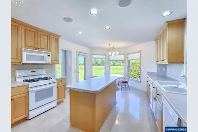 1055 Tukwila Dr, Woodburn, OR 97071 - Photo 29