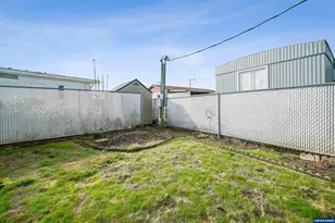 5525 43rd Way NE, Salem, OR 97305 - Photo 33