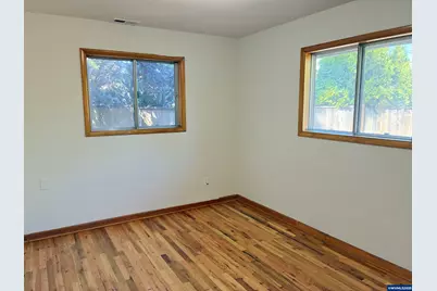 555 West Hills Wy NW, Salem, OR 97304 - Photo 17