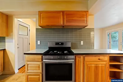 2310 Mountain View Dr, Salem, OR 97302 - Photo 15