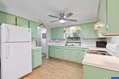 246 NW Lalack Pl, Dallas, OR 97338 - Photo 9