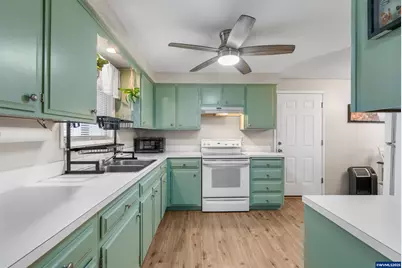 246 NW Lalack Pl, Dallas, OR 97338 - Photo 11