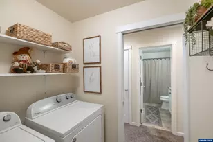 1633 SE Osoberry St, Dallas, OR 97338 - Photo 39