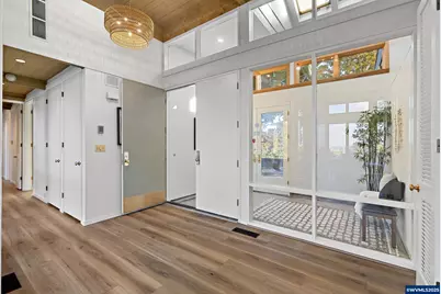 925 Holiday Ct S, Salem, OR 97302 - Photo 7