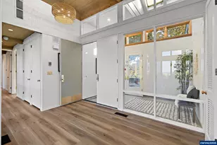 925 Holiday Ct S, Salem, OR 97302 - Photo 7