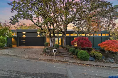 925 Holiday Ct S, Salem, OR 97302 - Photo 1