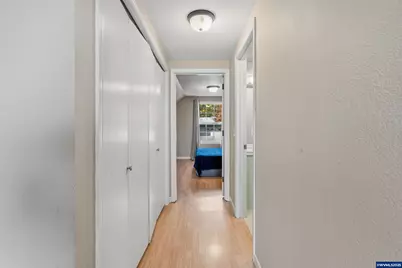 585 Madrona Av S, Salem, OR 97302 - Photo 23