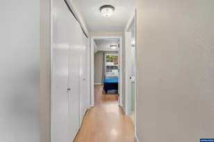 585 Madrona Ave S, Salem, OR 97302 - Photo 23