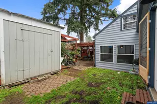 585 Madrona Ave S, Salem, OR 97302 - Photo 29