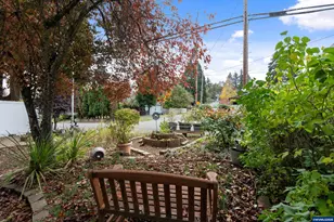 585 Madrona Ave S, Salem, OR 97302 - Photo 35