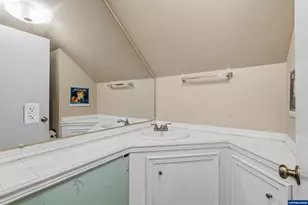 585 Madrona Ave S, Salem, OR 97302 - Photo 23