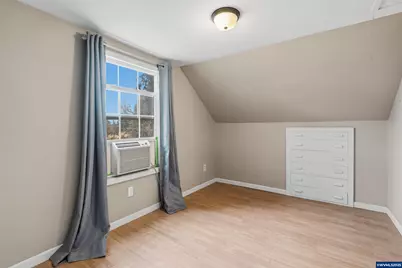 585 Madrona Av S, Salem, OR 97302 - Photo 21