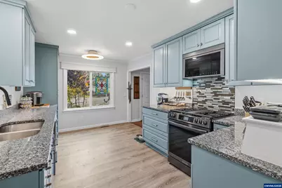 585 Madrona Av S, Salem, OR 97302 - Photo 5