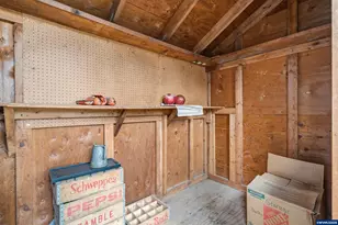 585 Madrona Ave S, Salem, OR 97302 - Photo 33