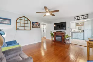 585 Madrona Ave S, Salem, OR 97302 - Photo 9