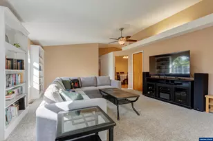 3181 SE Hathaway Dr, Corvallis, OR 97333 - Photo 5