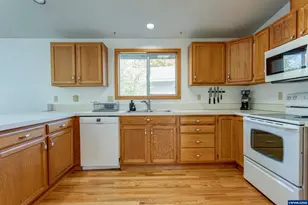 3181 SE Hathaway Dr, Corvallis, OR 97333 - Photo 9