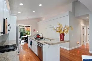 1242 Goldcrest Ave NW, Salem, OR 97304 - Photo 11