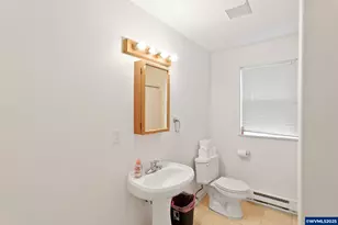 704 Cliff Ct, Silverton, OR 97381 - Photo 23