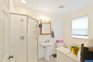 704 Cliff Ct, Silverton, OR 97381 - Photo 19