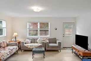 704 Cliff Ct, Silverton, OR 97381 - Photo 11