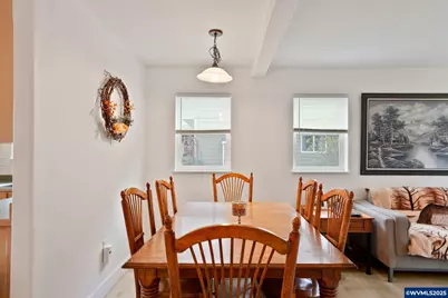 704 Cliff Ct, Silverton, OR 97381 - Photo 9