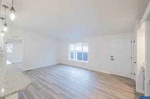 1307 S Water St, Silverton, OR 97381 - Photo 9