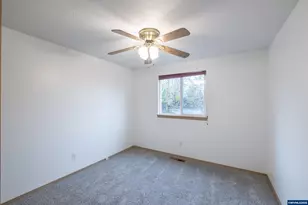 1011 Camry Ct NE, Salem, OR 97302 - Photo 15