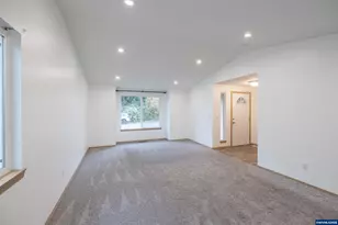 1011 Camry Ct NE, Salem, OR 97302 - Photo 3