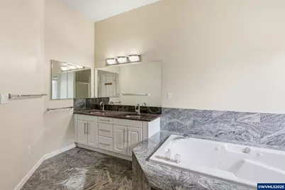 13002 Sierra Vista Dr, Lake Oswego, OR 97035 - Photo 31