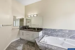 13002 Sierra Vista Dr, Lake Oswego, OR 97035 - Photo 31