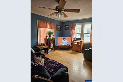 749 SW Washington St, Dallas, OR 97338 - Photo 3