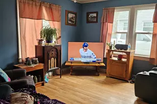 749 SW Washington St, Dallas, OR 97338 - Photo 3