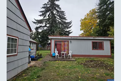 749 SW Washington St, Dallas, OR 97338 - Photo 13