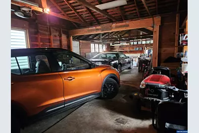 749 SW Washington St, Dallas, OR 97338 - Photo 11