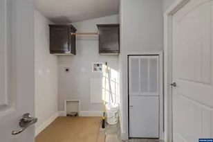 25110 SW Red Prairie Rd, Sheridan, OR 97378 - Photo 19