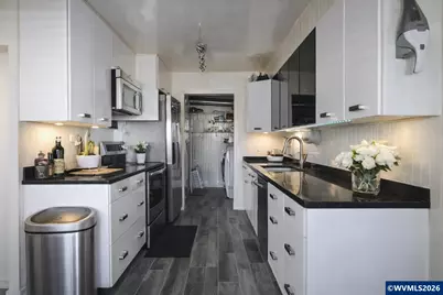 1305 20th St SE, Salem, OR 97302 - Photo 5