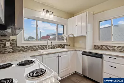 391 W 1st St, Halsey, OR 97348 - Photo 17