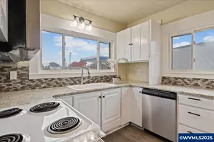 391 W 1st St, Halsey, OR 97348 - Photo 17