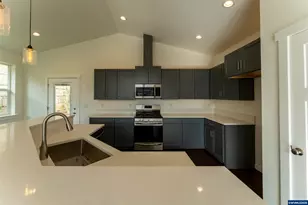 801 Quail Glenn Dr, Philomath, OR 97370 - Photo 11