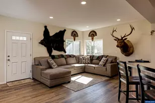 19800 SW Briedwell Rd, McMinnville, OR 97128 - Photo 5