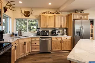 19800 SW Briedwell Rd, McMinnville, OR 97128 - Photo 9