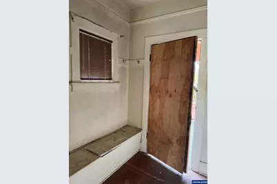 240 SE Davis St, McMinnville, OR 97128 - Photo 5