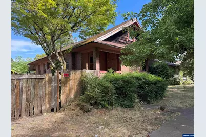 240 SE Davis St, McMinnville, OR 97128 - Photo 3