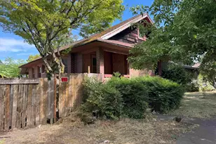 240 SE Davis St, McMinnville, OR 97128 - Photo 3