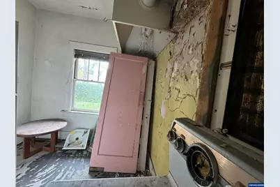 240 SE Davis St, McMinnville, OR 97128 - Photo 17